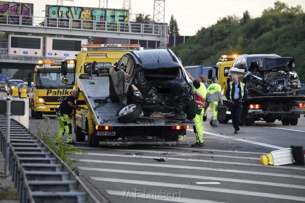 VU mehrere PKW A 3 Rich Oberhausen Hoehe AK Koeln Ost P272.JPG - Miklos Laubert